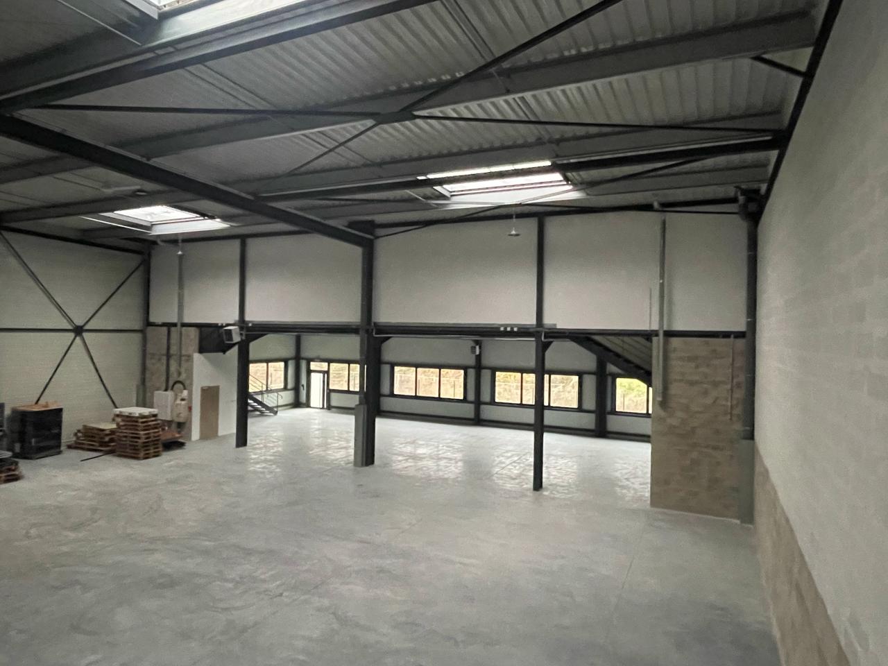 Local d'activité Flins-sur-Seine 762m² Location local d'activité Flins-sur-Seine Yvelines OLACT2317034 3